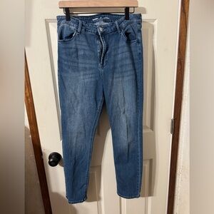 Old Navy Women's WOW Straight High Rise 14-Short Jeans